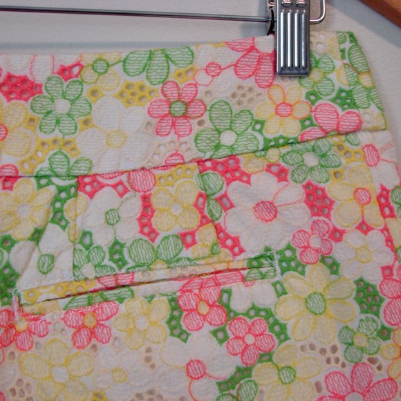 Lilly Pulitzer Floral Shorts Sloane Sunbonnet Eyelet Lace Pink Yellow Size 2 - Picture 12 of 16